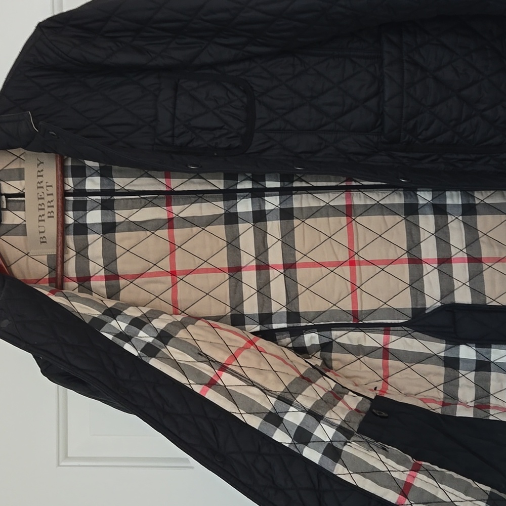 BURBERRY • Men's Black Quilted Lightweight Jacket, Size Medium - Picture 5 of 11